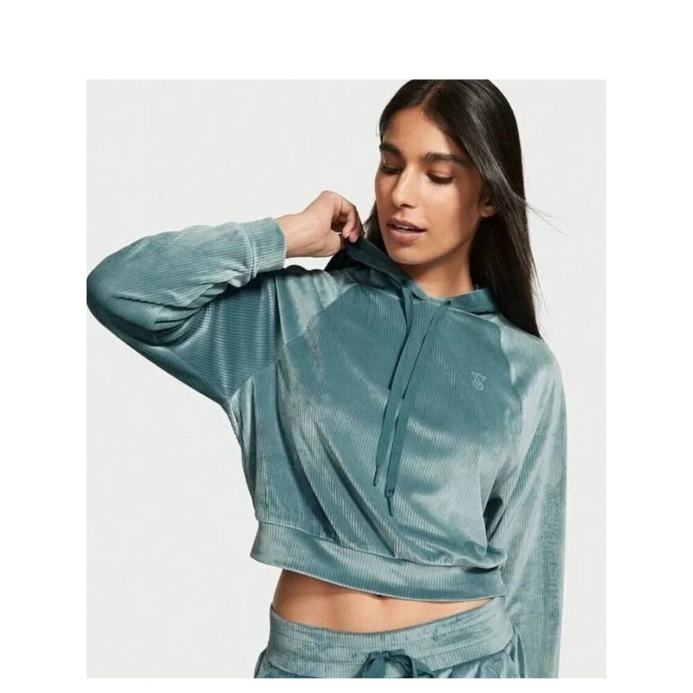 VS Velour Cropped Hoodie Size Small